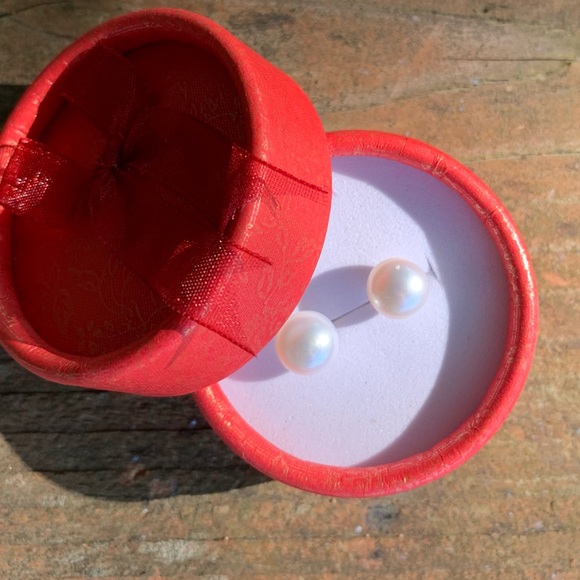 STERLING SILVER FUAX PEARL STUDS - Picture 3 of 5